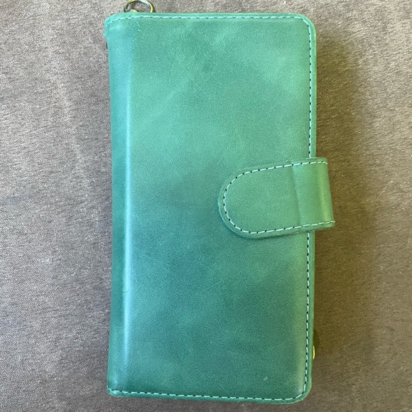 iPhone cases - Picture 1 of 6